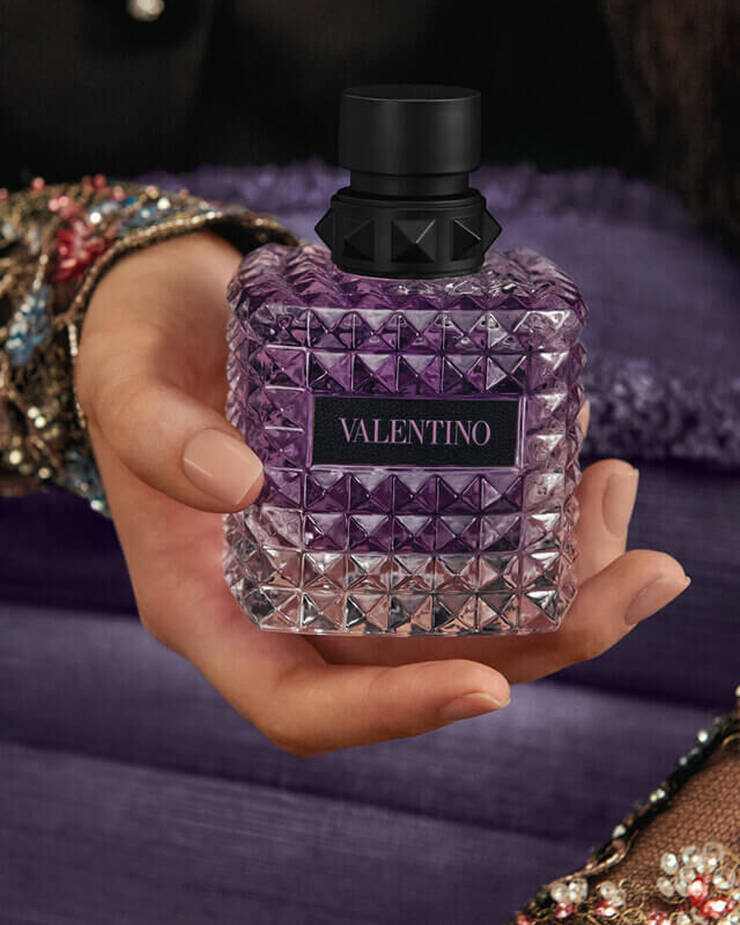 Mosaic Banner Born In Roma Donna Purple Bottle in Hand