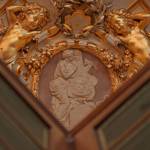 INSIDE THE ROMAN PALAZZO Image